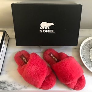 Sorel Neon Pink Fuzzy Mail Run Slippers Machine Washable Size 8 GUC/EUC With Box